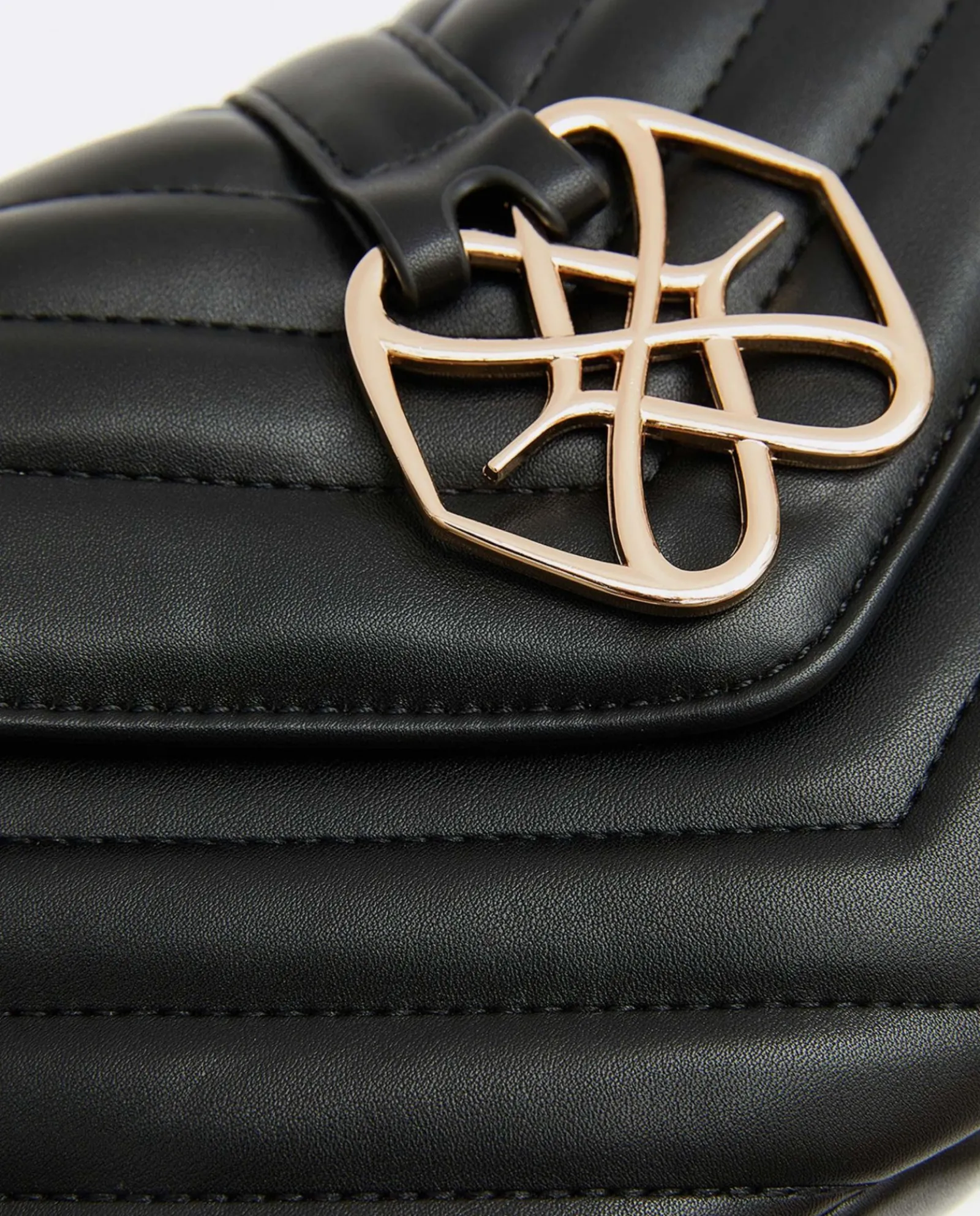Bandoleras*Cuplé Bolso Satchel Con Cadena Piek Tecnopiel Negro