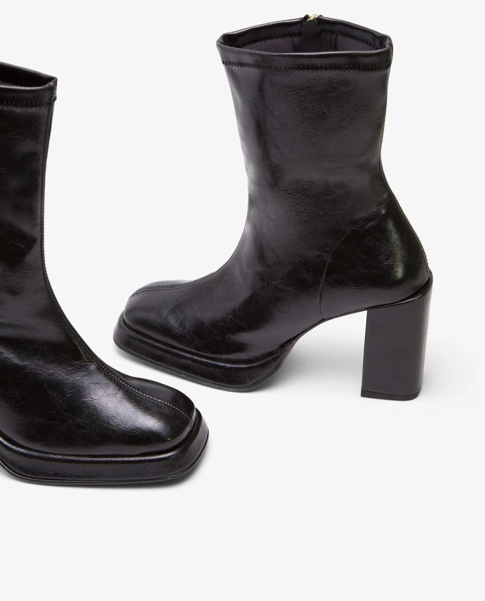 Botas Y Botines*Cuplé Botin Plataforma Tecnopiel Negro