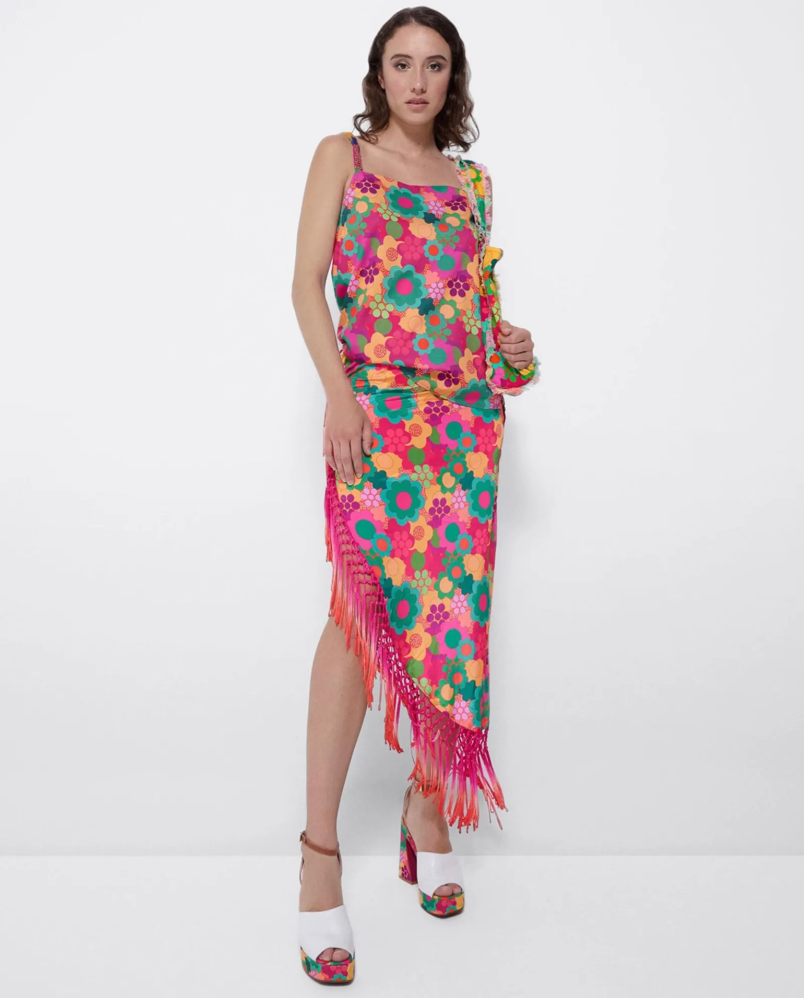 Faldas*Cuplé Falda Pareo Flecos Saten Estampado Flores