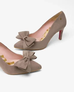 Salones & Stilletos*Cuplé Salon Lazo Ultrasuede Vison